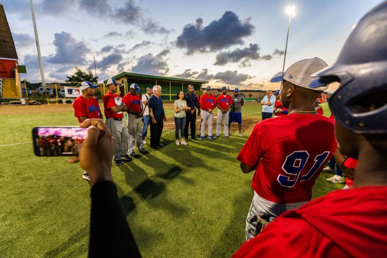 Minister Mc William i CTB a bishitá MLB Elite Program L6
