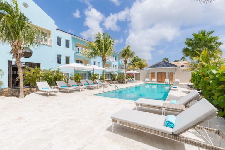 Dolphin Suites - lowres-4