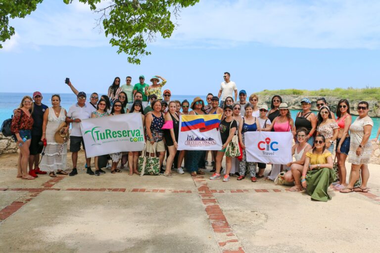 50 agente di biahe for di Colombia a bishitá Kòrsou L1