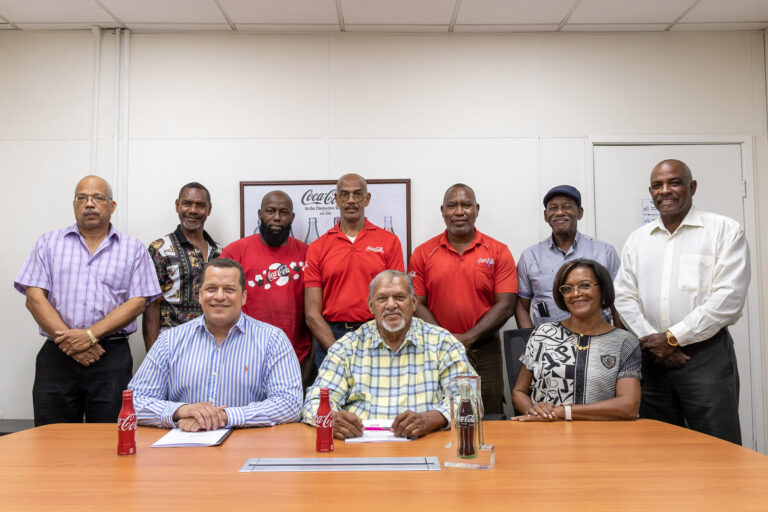 CAO official moment _Sitting GM Andrew Pinedo CBBC and BONECO Koense, standing representatives of CBBC and Boneco