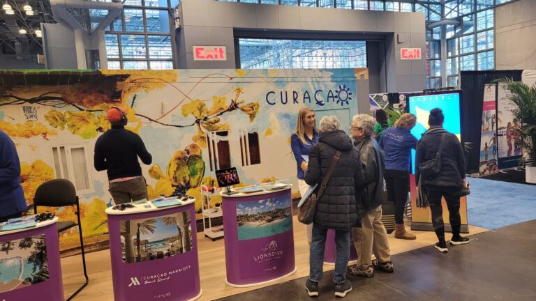 NY Travel & Adventure Show A (4) L