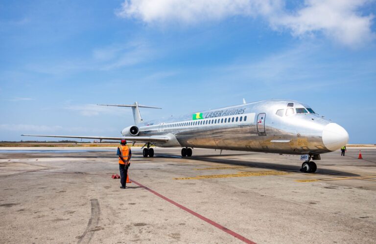 Laser Airlines Venezuela – Curaçao route (6) L
